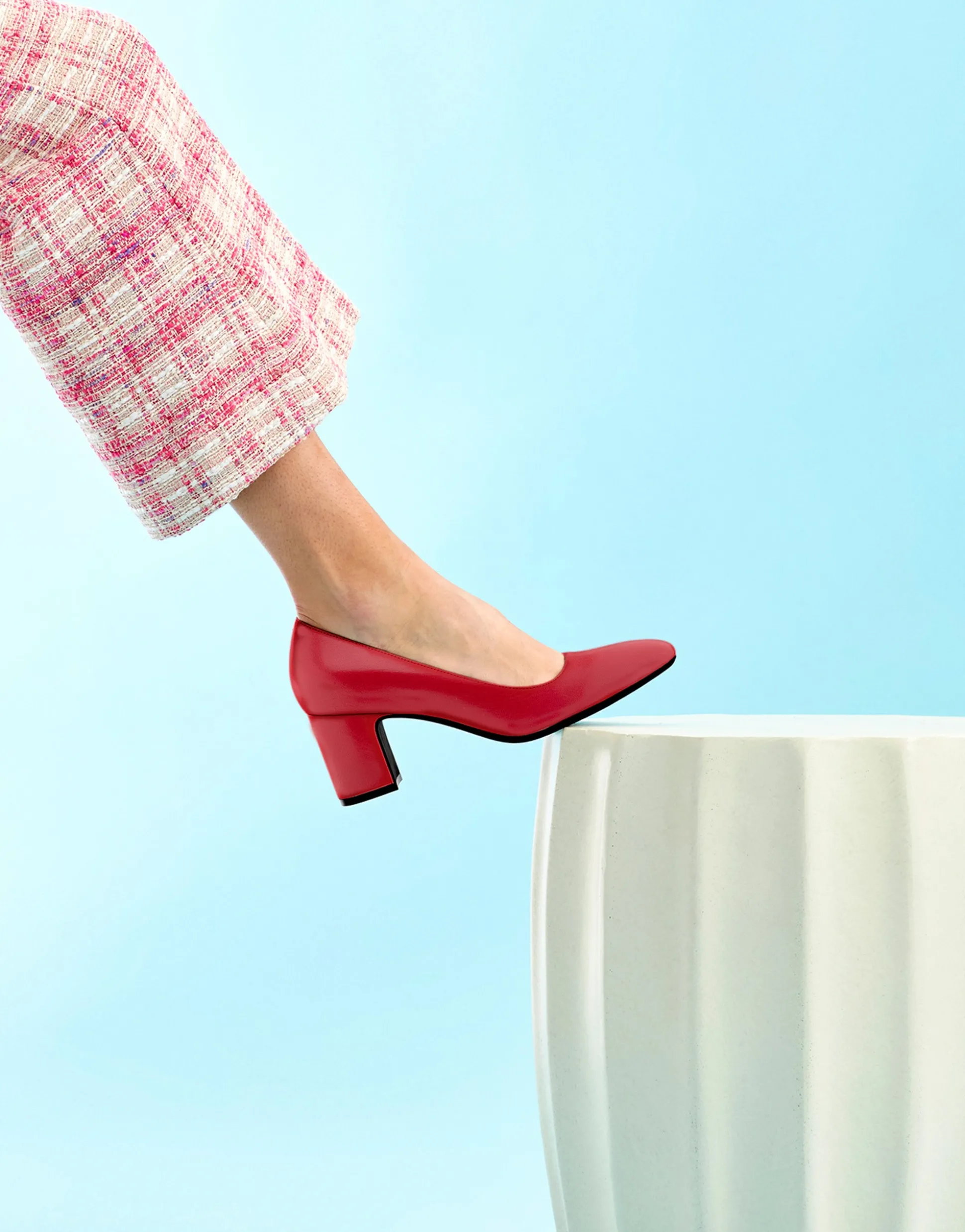 Comfortable Women's Mid-heel Pump in Racing Red Leather