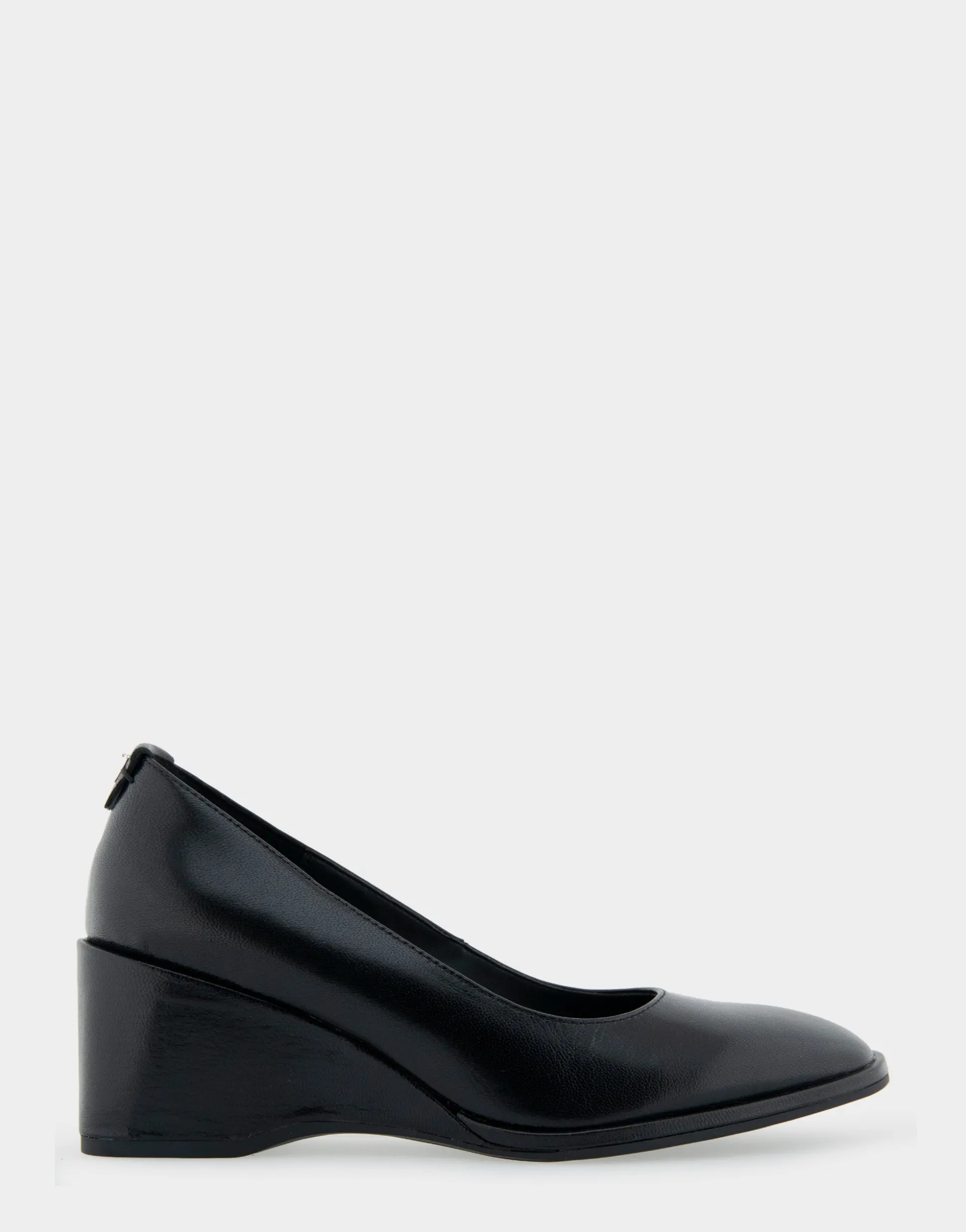 Comfortable Women's Sculpted Wedge Pump in Black Leather